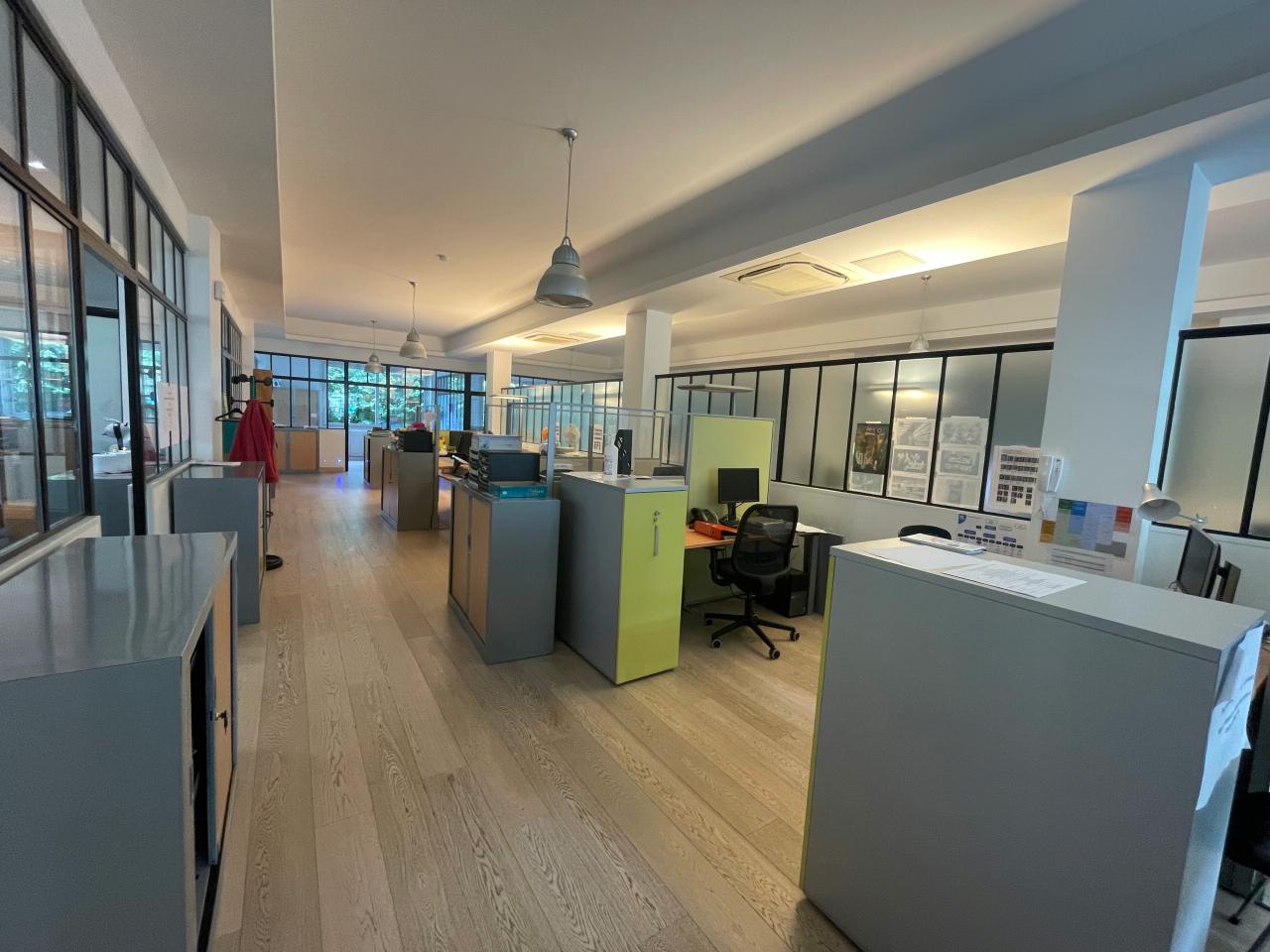 Bureau Kremlin-Bicêtre 551m² Location bureau Kremlin-Bicêtre Val-de-Marne OLBUR2424370 0